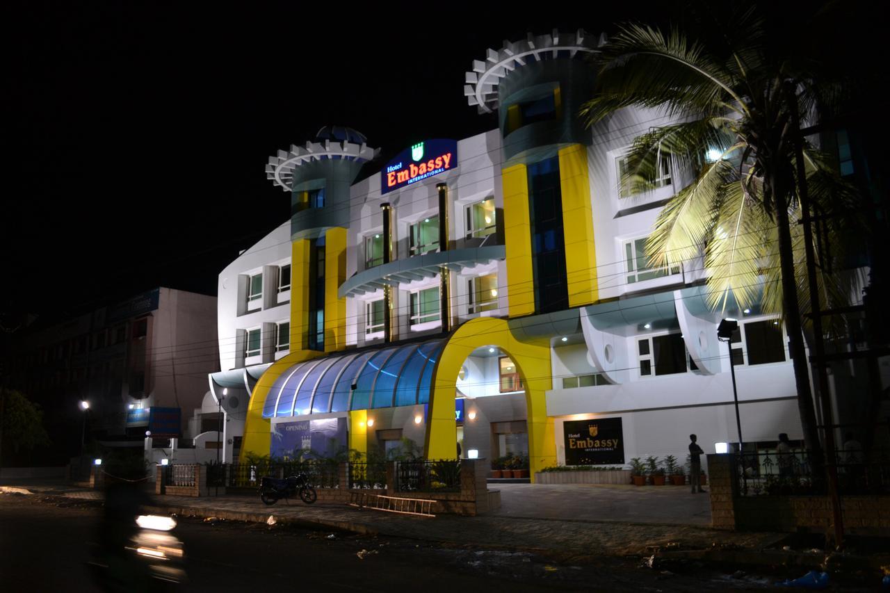 Hotel Embassy International Lātūr 外观 照片